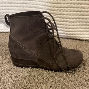 Women's gray Suede Ankle Boots